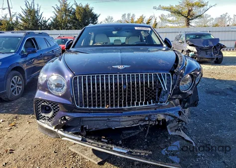 2023 Bentley Bentayga z USA, uszkodzony, nr VIN SJAHT2ZV3PC017079